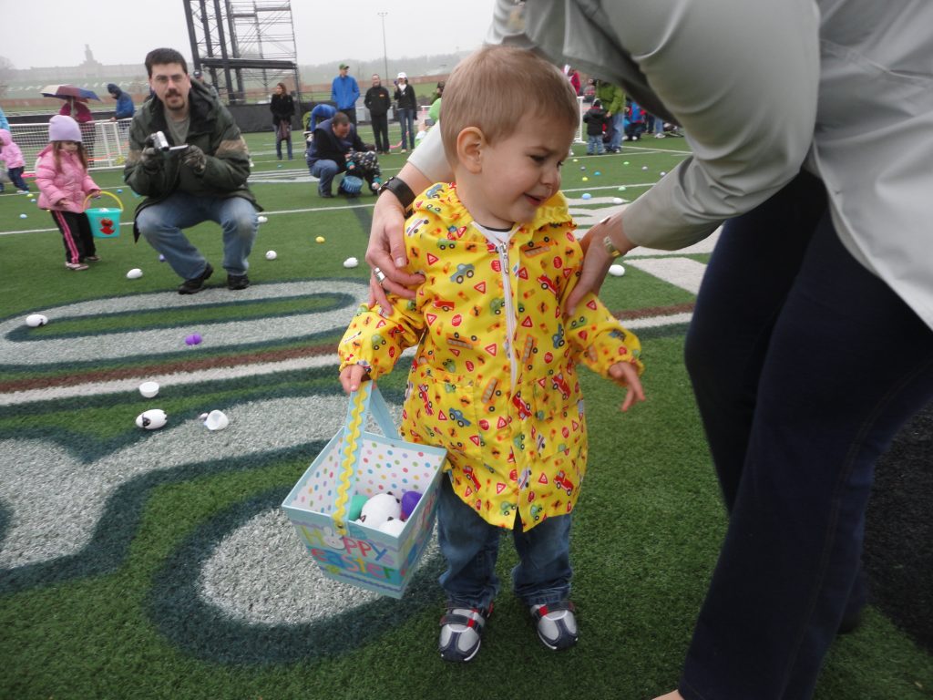 kid crying at egg hunt @meredithspidel