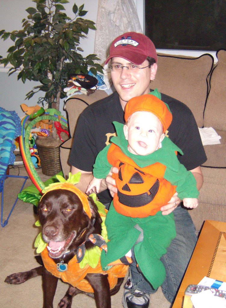 Coordinated Pumpkin Halloween costumes kid and dog @meredithspidel