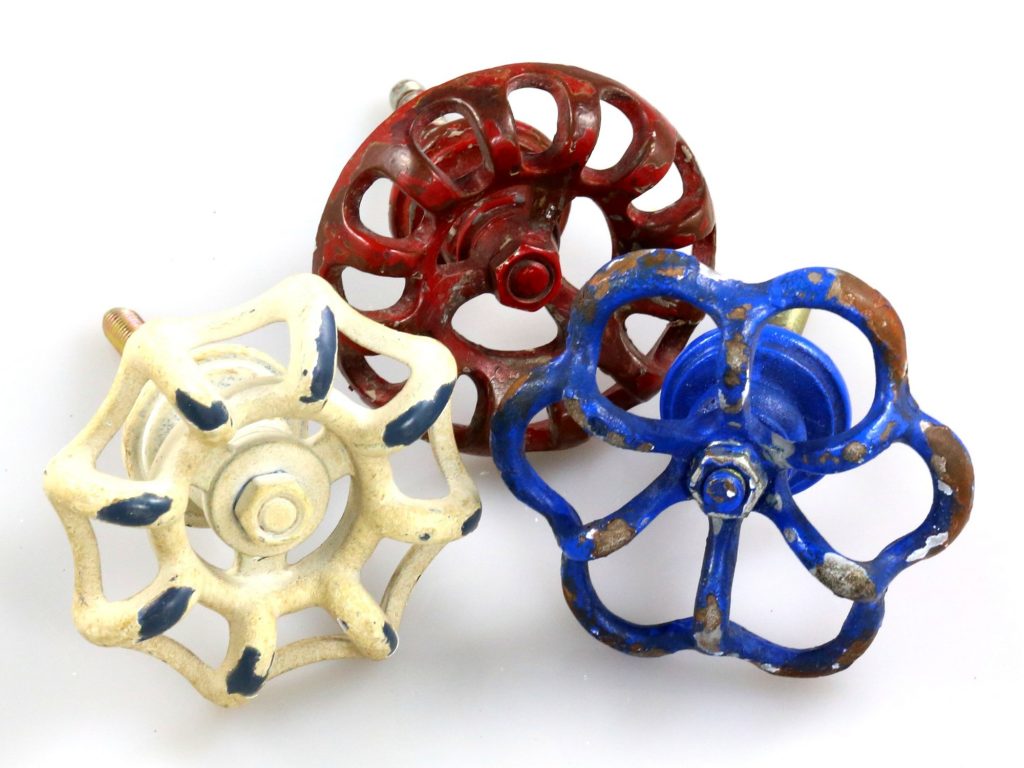 Looking for an easy way to add a pop of color to a set of drawers, a bureau or a dress while making  it more functional for small hands to use? Check out these cool knobs.  Made of sturdy metal in a timeless rustic design, I know they will go the distance of wear and tear over the years and won't outdate themselves as my kids age!