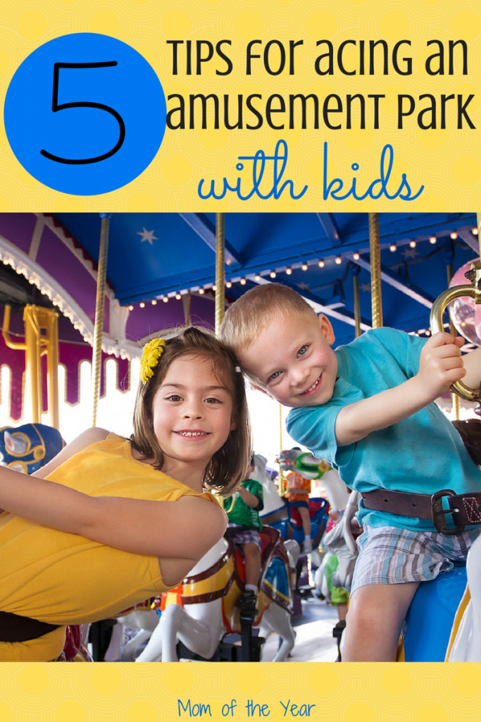 Headed to the amusement with kids? It can seem daunting, but with these 5 savvy tips from parents who have done it tons of times over, you can have a great, (semi) non-stressful day! Study up and get then get the fun on!