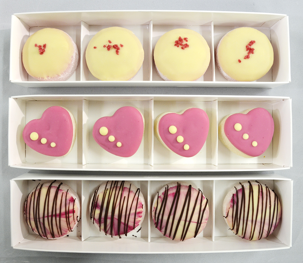 Looking for the perfect Mother's Day gifts? We've got all the inspiration you need here! The ideas are well-vetted, sure-to-please wins that will make any woman on your list smile! Check this out and get ready to give one of these fab gift ideas and be a winner this Mother's Day.