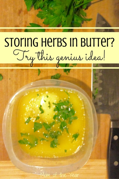 Have a bunch of fresh herbs on hand from your garden and want to store them to use throughout the year? Check these five genius, EASY ways to preserve herbs in your own home and enjoy them all year long. From dried herbs to freezing herbs, these are fantastic ideas! I would NEVER have thought of the third method!