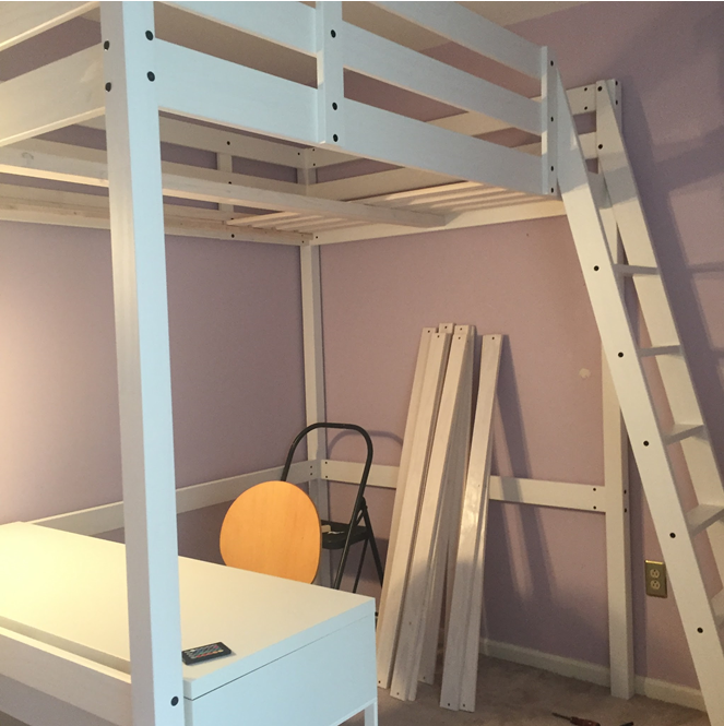 Has your daughter outgrown her childhood bedroom? Now is the time to regroup--with these easy and cheap DIY ideas for a fix--a teen girl bedroom re-do can be yours in no time. Not to mention, she'll love it!