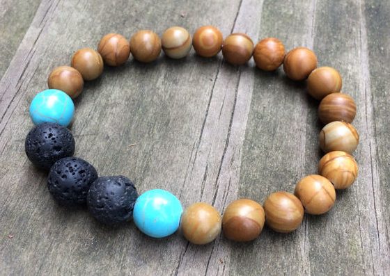 On the hunt for a gift mom will REALLY appreciate? No worries! Here's the list of the top 12 best Mother's Day gifts that the ladies in your life will be tickled to receive! Thoughtful, creative, and something for every budget--I would never have thought of number 8 or 9!