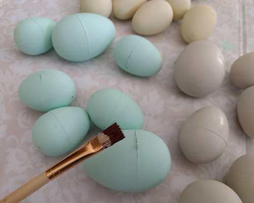 Have scads of Easter eggs on hand? Check out this awesome DIY Chalk Paint Eggs project as the prettiest way to upcyle plastic eggs ever! It's a super-easy, quick, and cheap Easter project for multiple uses--the wreath idea at the end is such a gorgeous way to make your front door shine! Go get the how-to scoop here!