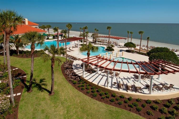 Magical family vacations are so incredible! The gorgeous, family-friendly King and Prince Resort is such a win for all of these 10 reasons--#6 is my favorite!