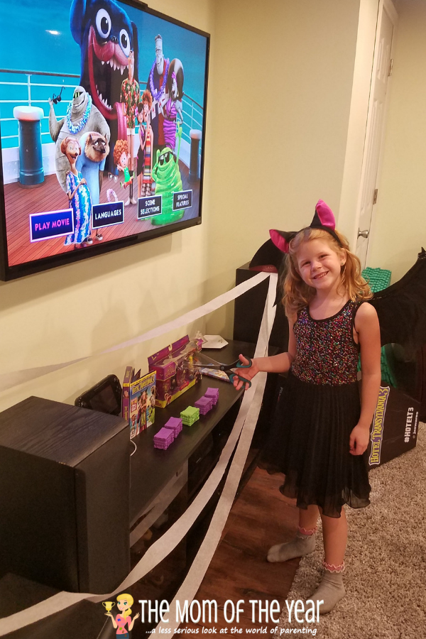 Throw your own spooky sleepover party with these fun tips--the perfect way to enjoy a Halloween celebration with family and friends! Movie night just got a huge upgrade!