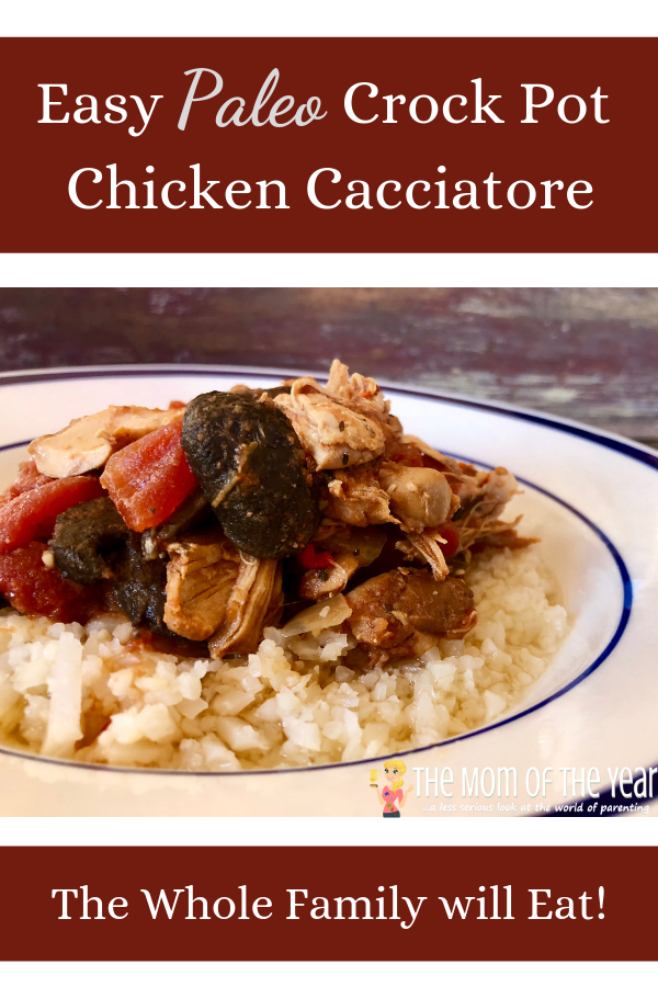 Need a smart family dinner win> Paleo Crockpot Chicken Cacciatore is such genius, all-inclusive win for whatever your menu holds! Score!