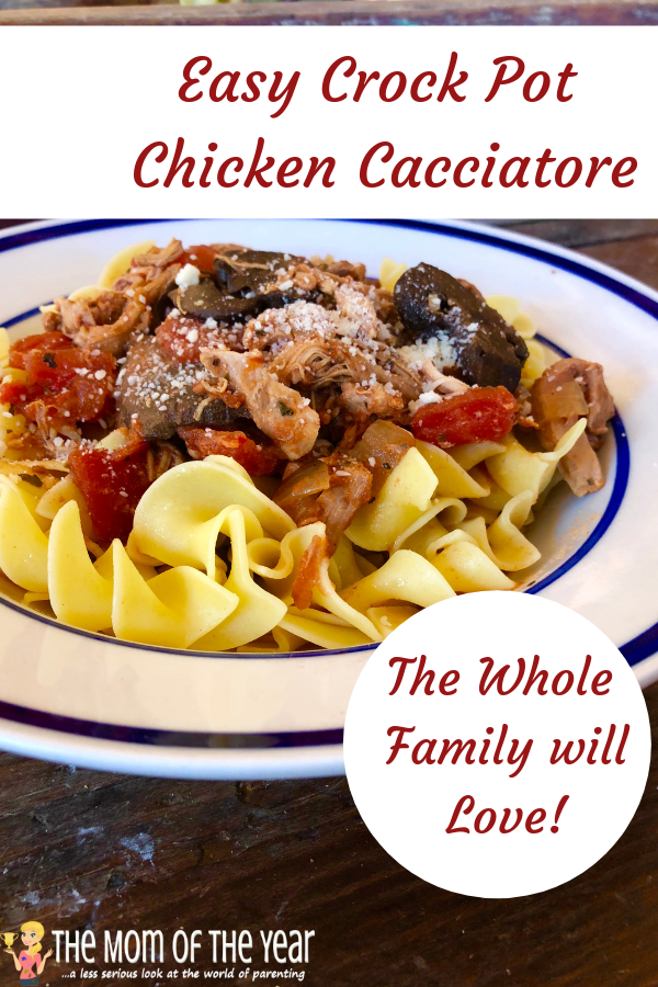 Need a smart family dinner win> Paleo Crockpot Chicken Cacciatore is such genius, all-inclusive win for whatever your menu holds! Score!