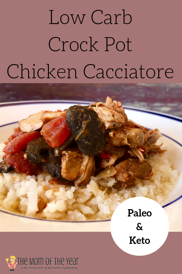 Need a smart family dinner win> Paleo Crockpot Chicken Cacciatore is such genius, all-inclusive win for whatever your menu holds! Score!
