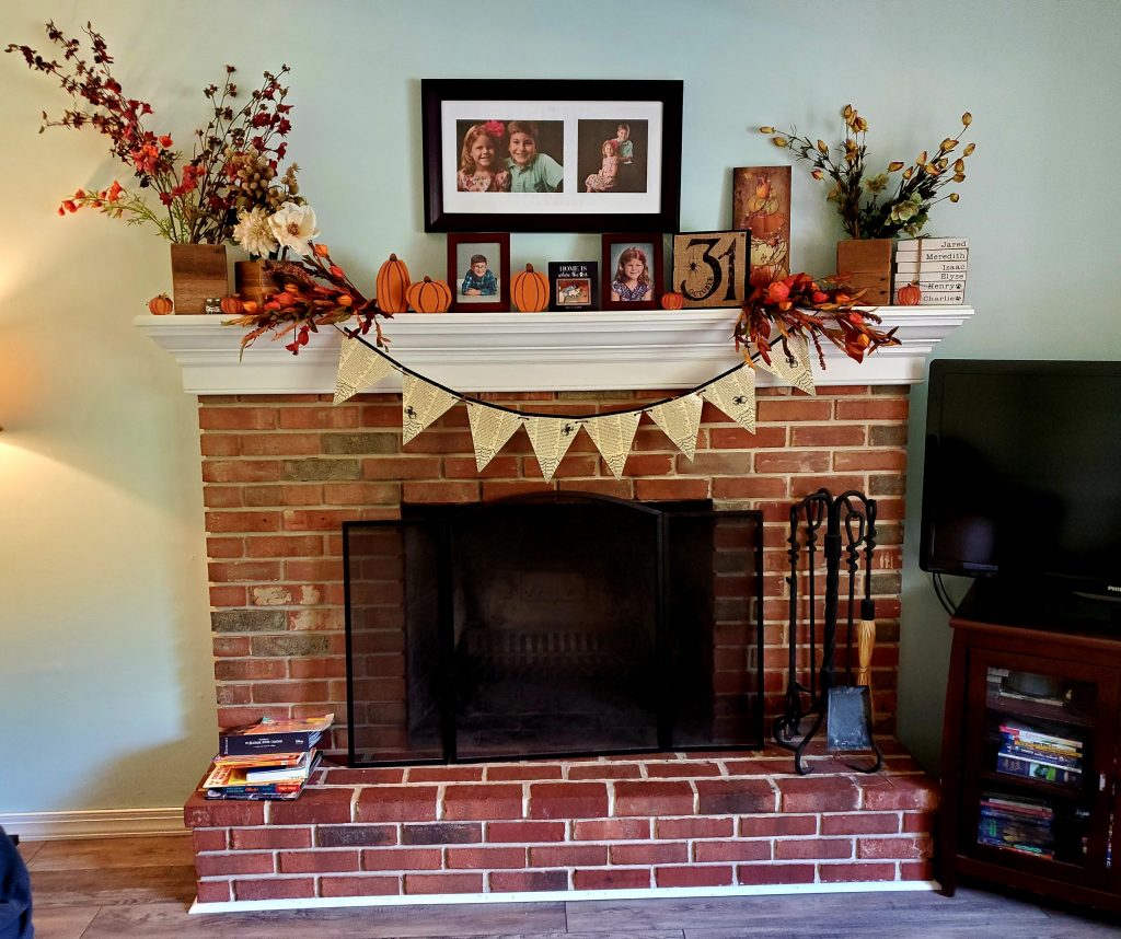 Looking to display a gorgeous fall fireplace decor in your home? I love these easy, affordable solutions to add a seasonal accent to your space!