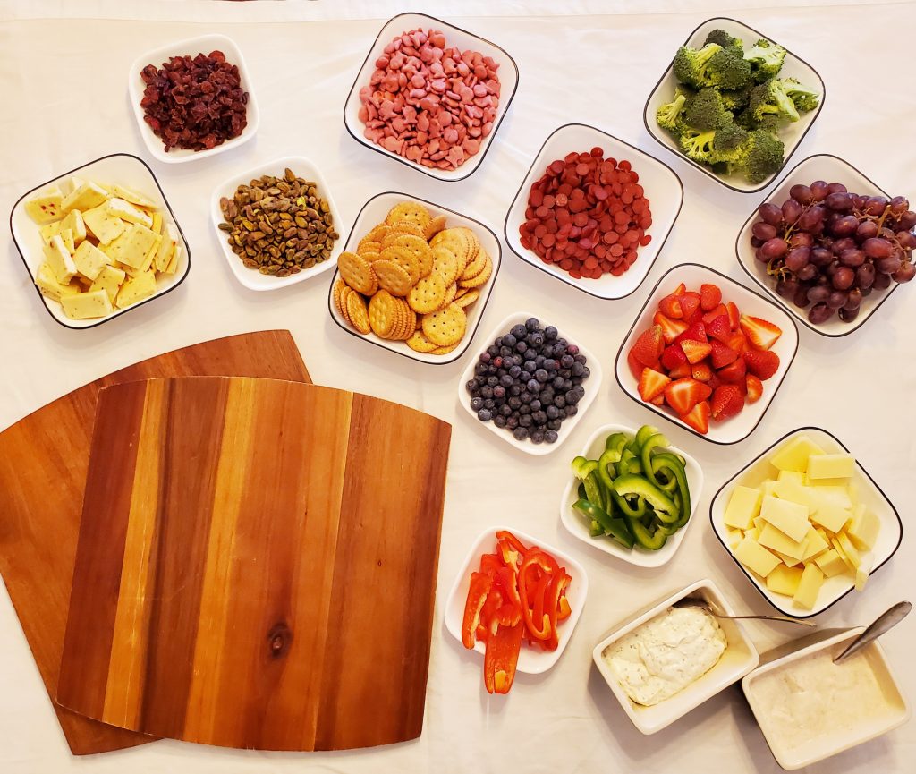 https://www.themomoftheyear.net/2021/01/kid-friendly-valentines-day-charcuterie-board.html